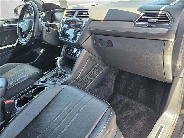 Certified 2023 Volkswagen Tiguan SE R-Line AWD/4WD image 21