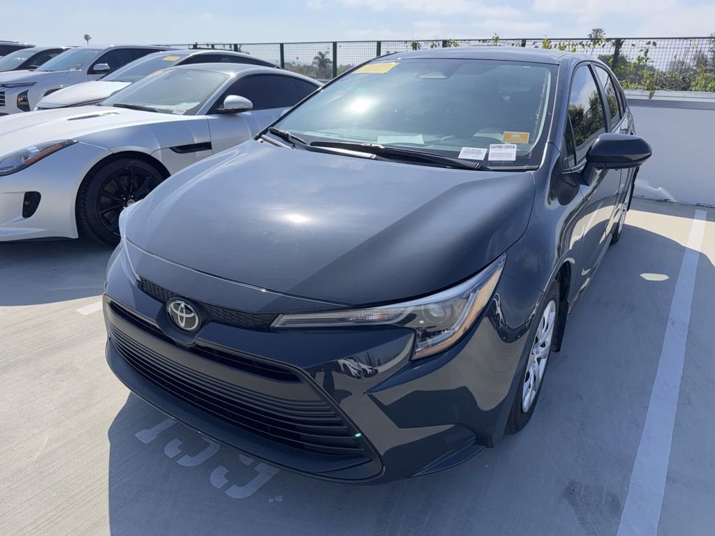 Used 2024 Toyota Corolla LE image 2