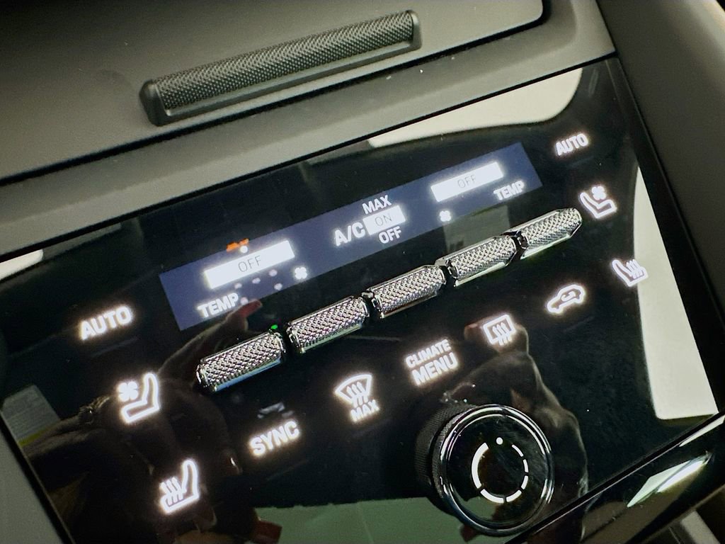 Used 2025 Porsche Macan 4S Electric image 18