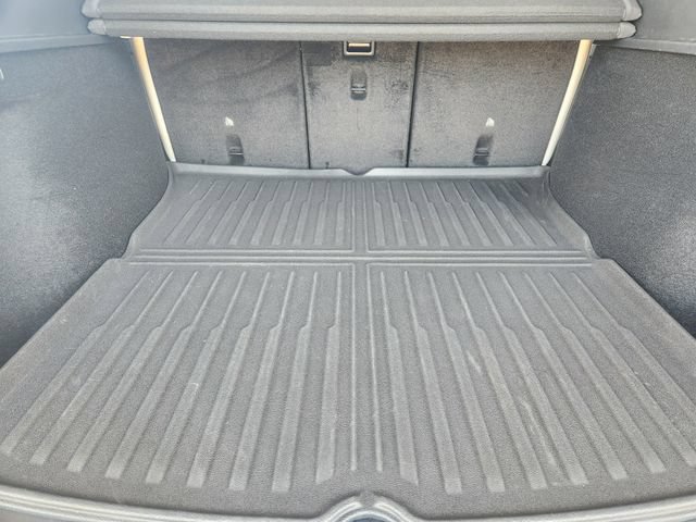 Used 2025 Tesla Model Y Long Range RWD image 39