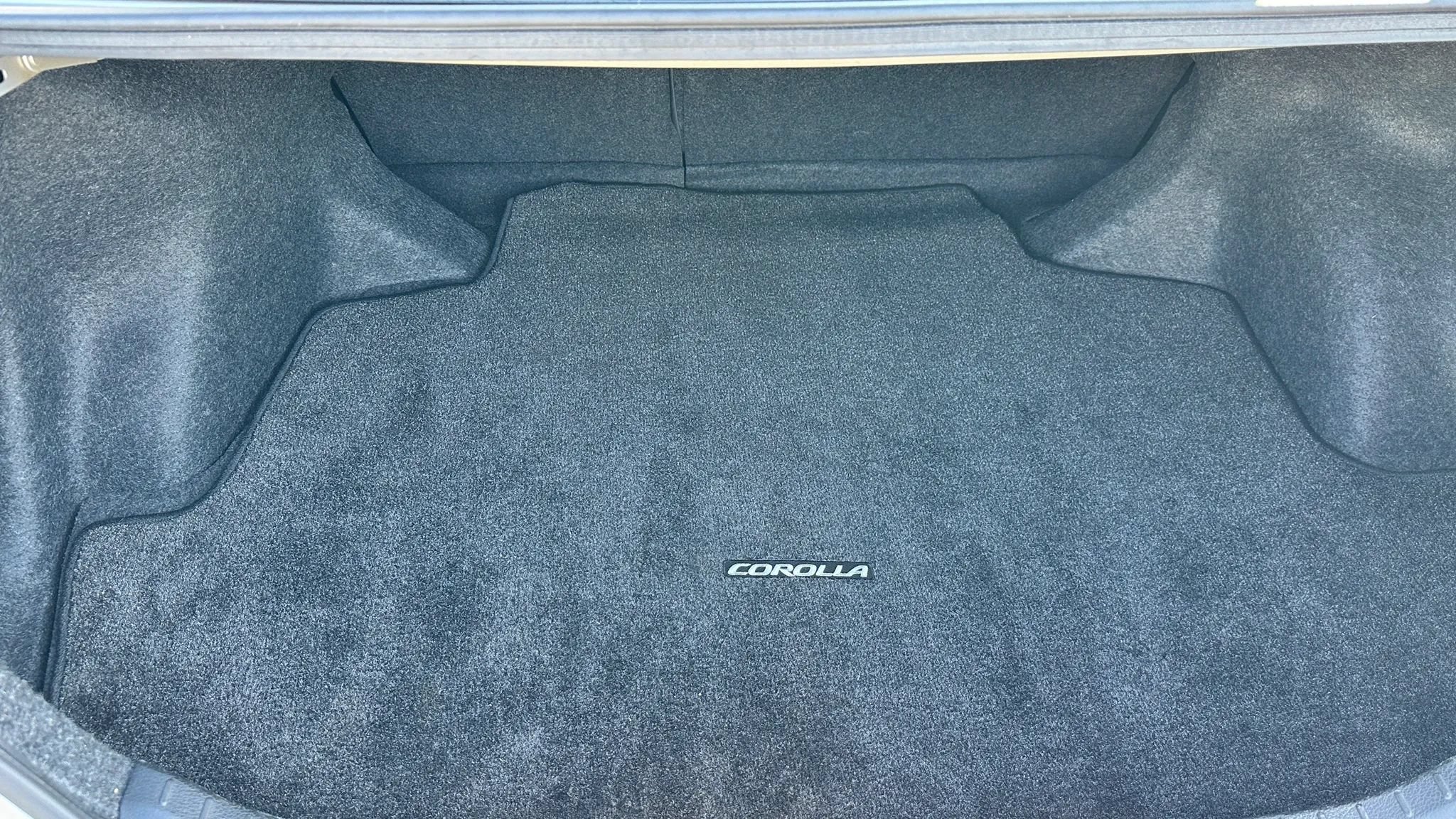Used 2017 Toyota Corolla LE w/ Carpet Mat Package (TMS) FWD image 20