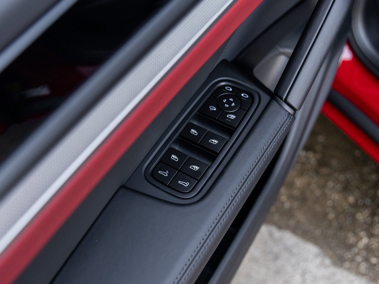 New 2026 Porsche Cayenne S image 25