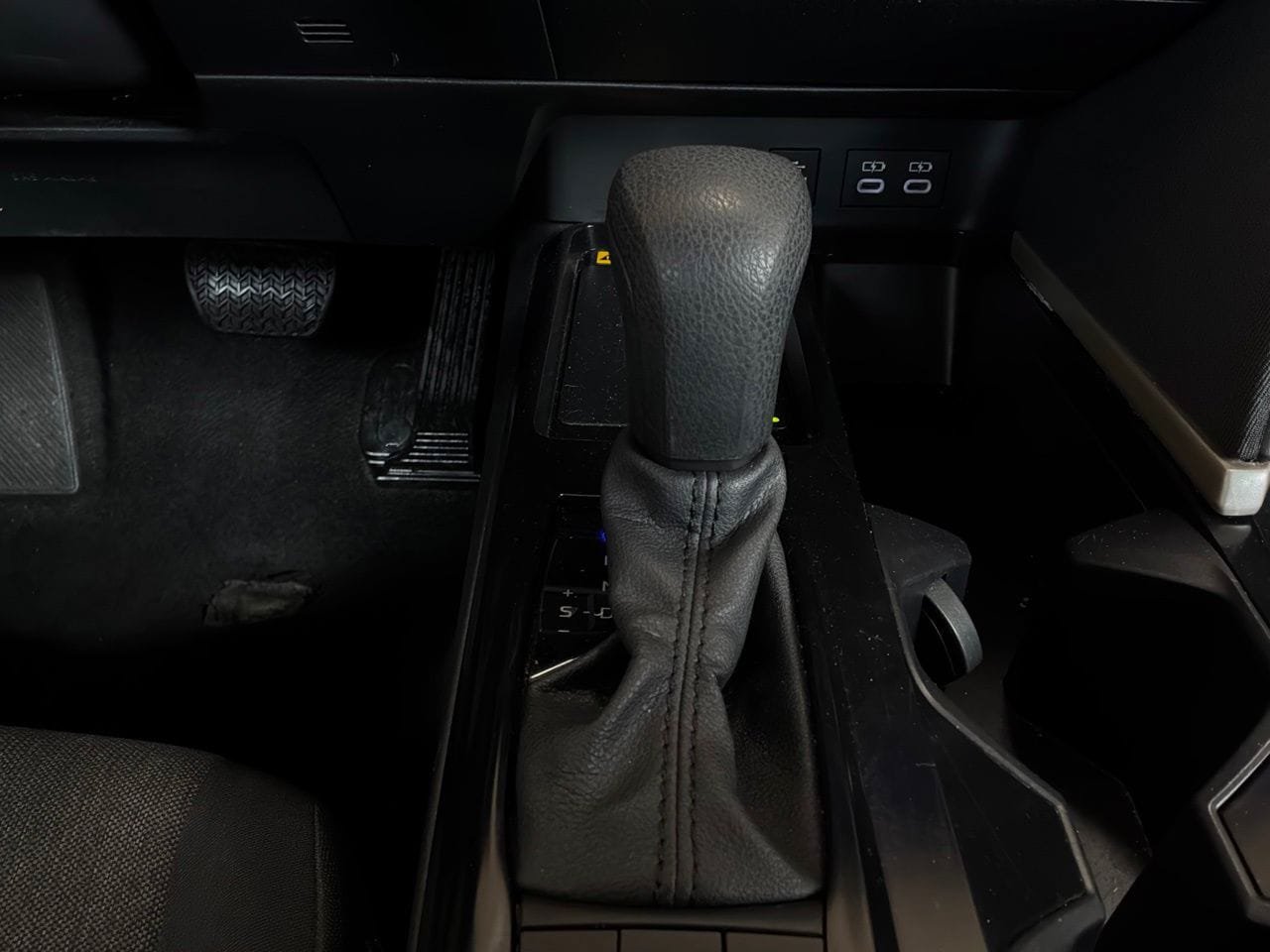 Used 2025 Toyota Camry LE FWD image 26