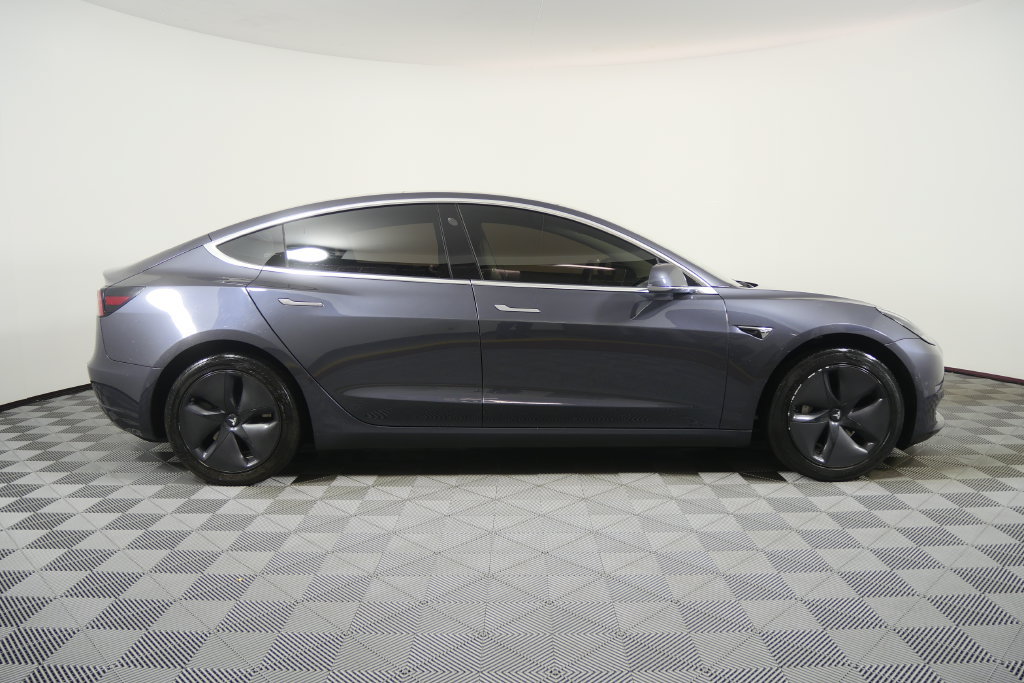 Used 2018 Tesla Model 3 Long Range RWD image 3