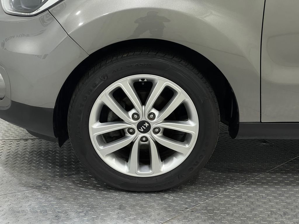 Used 2017 Kia Soul + image 32