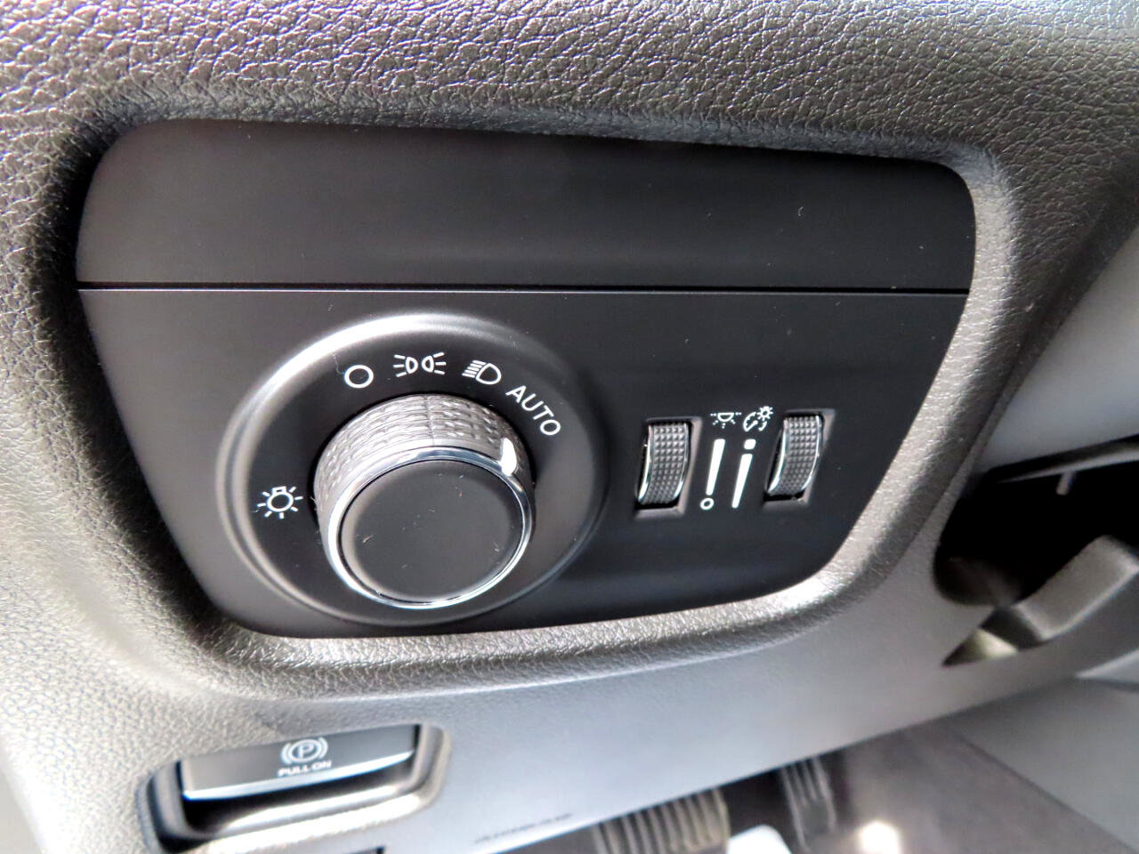 Used 2021 Jeep Grand Cherokee L Laredo image 29