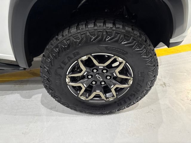 Used 2025 Chevrolet Colorado ZR2 w/ Technology Package AWD/4WD image 44