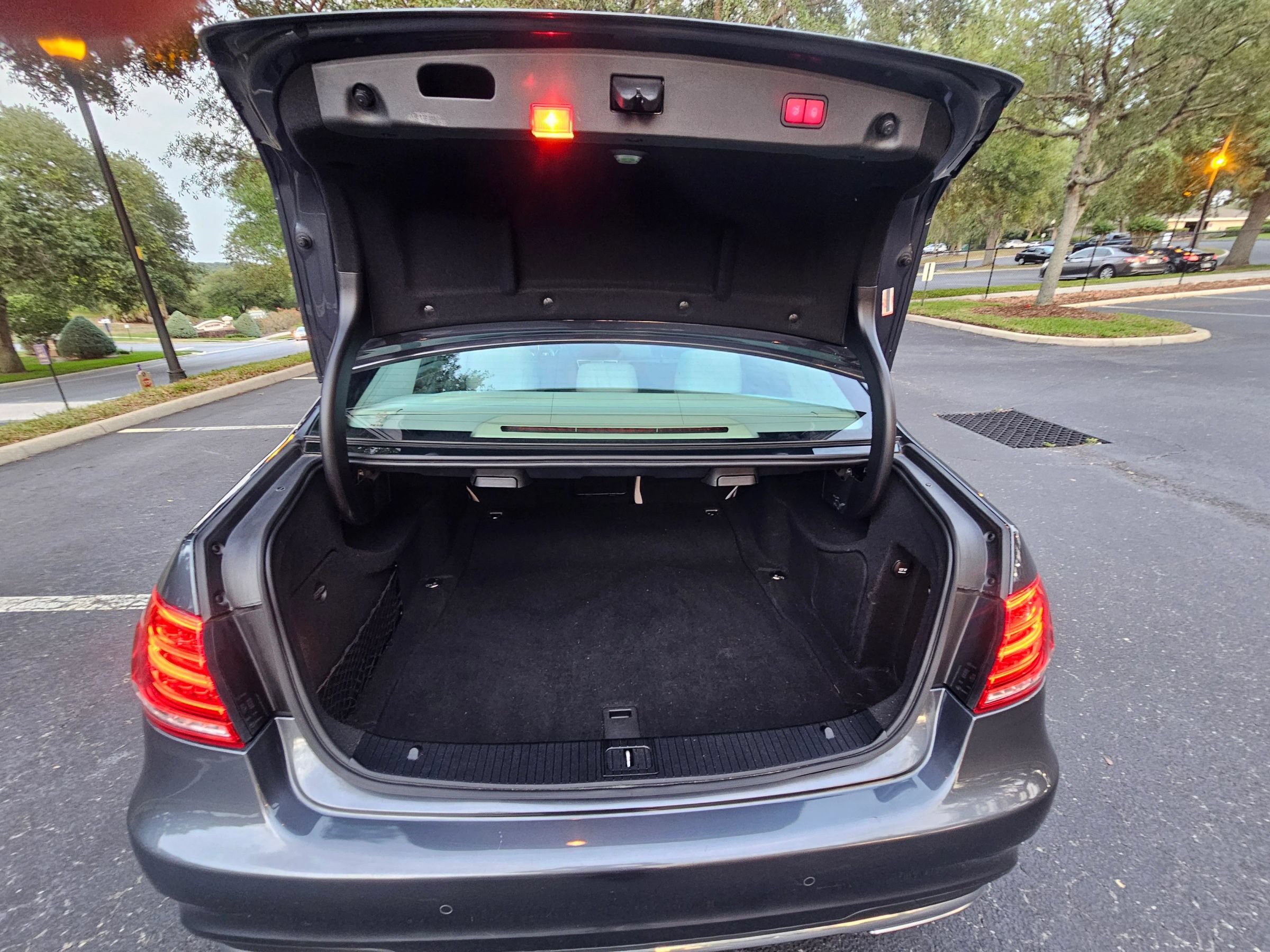 Used 2016 Mercedes-Benz E 350 Sedan image 19
