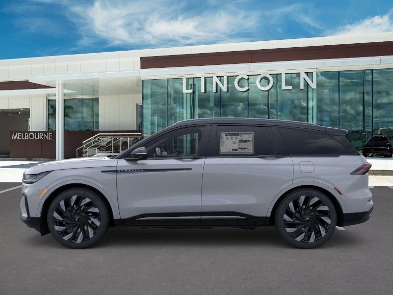 New 2026 Lincoln Nautilus Reserve image 3