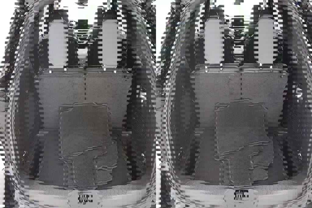 Used 2025 Ford Explorer ST image 32