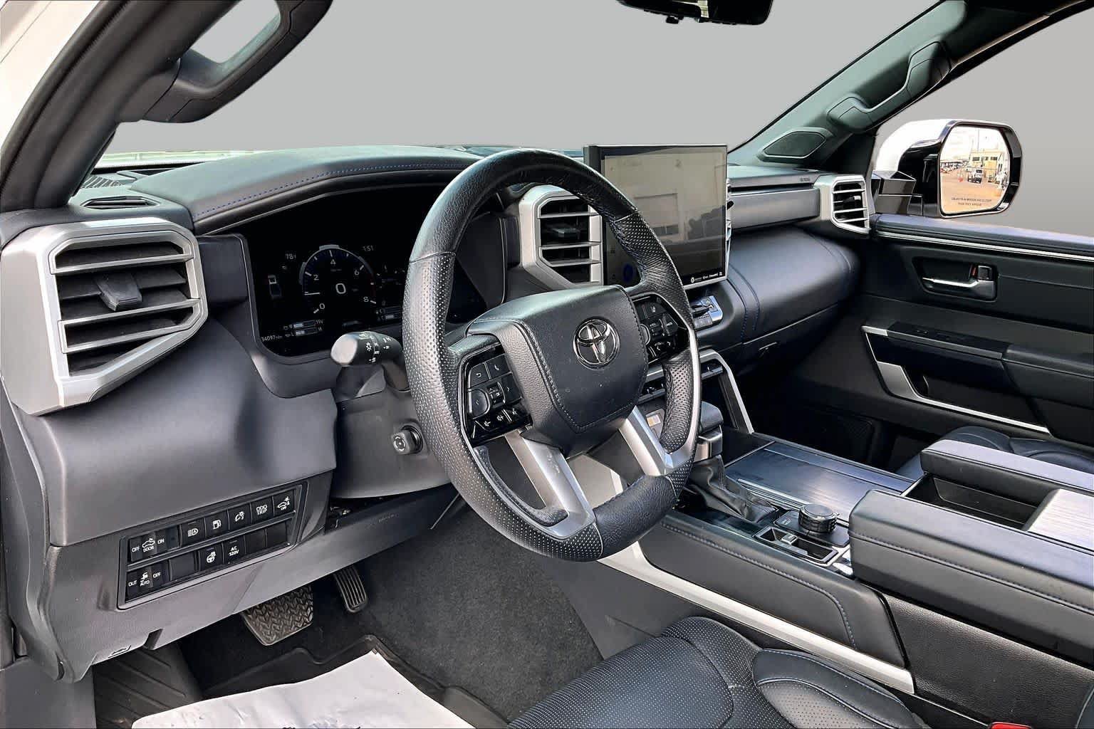 Used 2024 Toyota Tundra Platinum AWD/4WD image 17