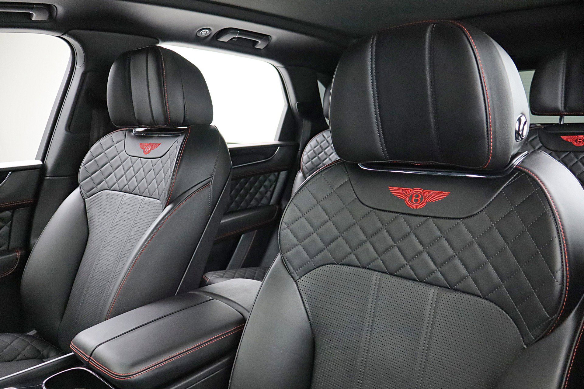 Certified 2017 Bentley Bentayga image 34