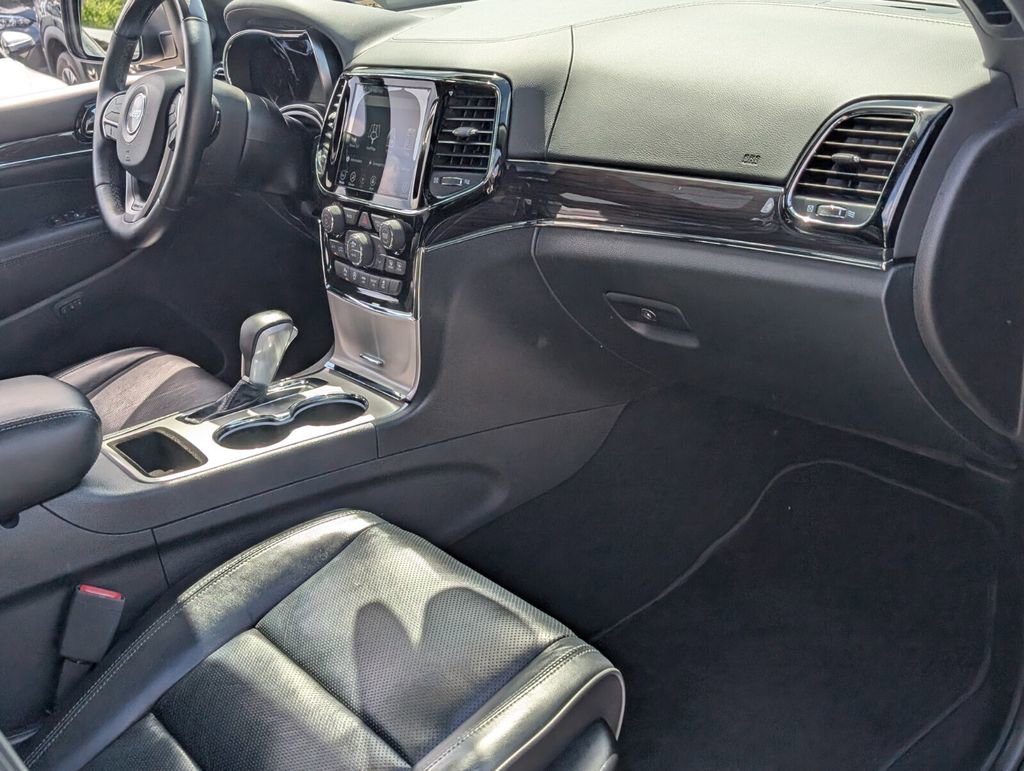 Used 2019 Jeep Grand Cherokee Overland image 16