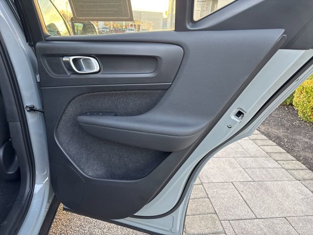 Used 2025 Volvo XC40 B5 Plus AWD/4WD image 13