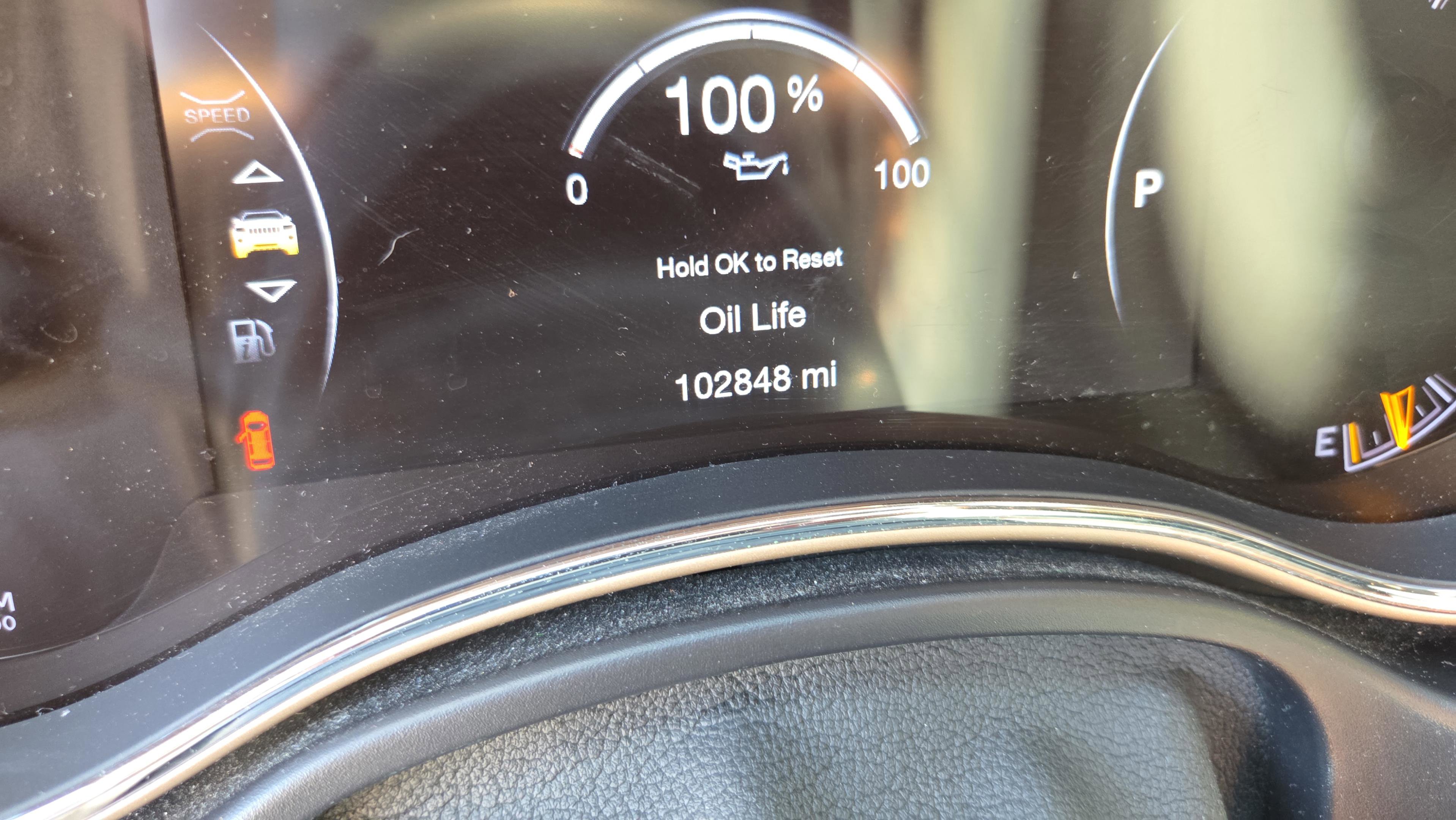 Used 2017 Jeep Grand Cherokee Laredo w/ Quick Order Package 23E image 32