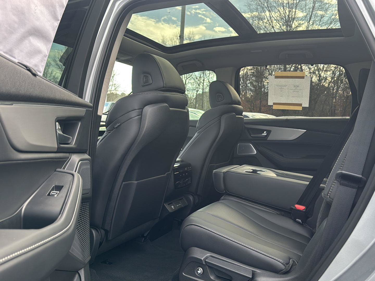 Certified 2026 Acura MDX w/ Technology Package FWD image 8