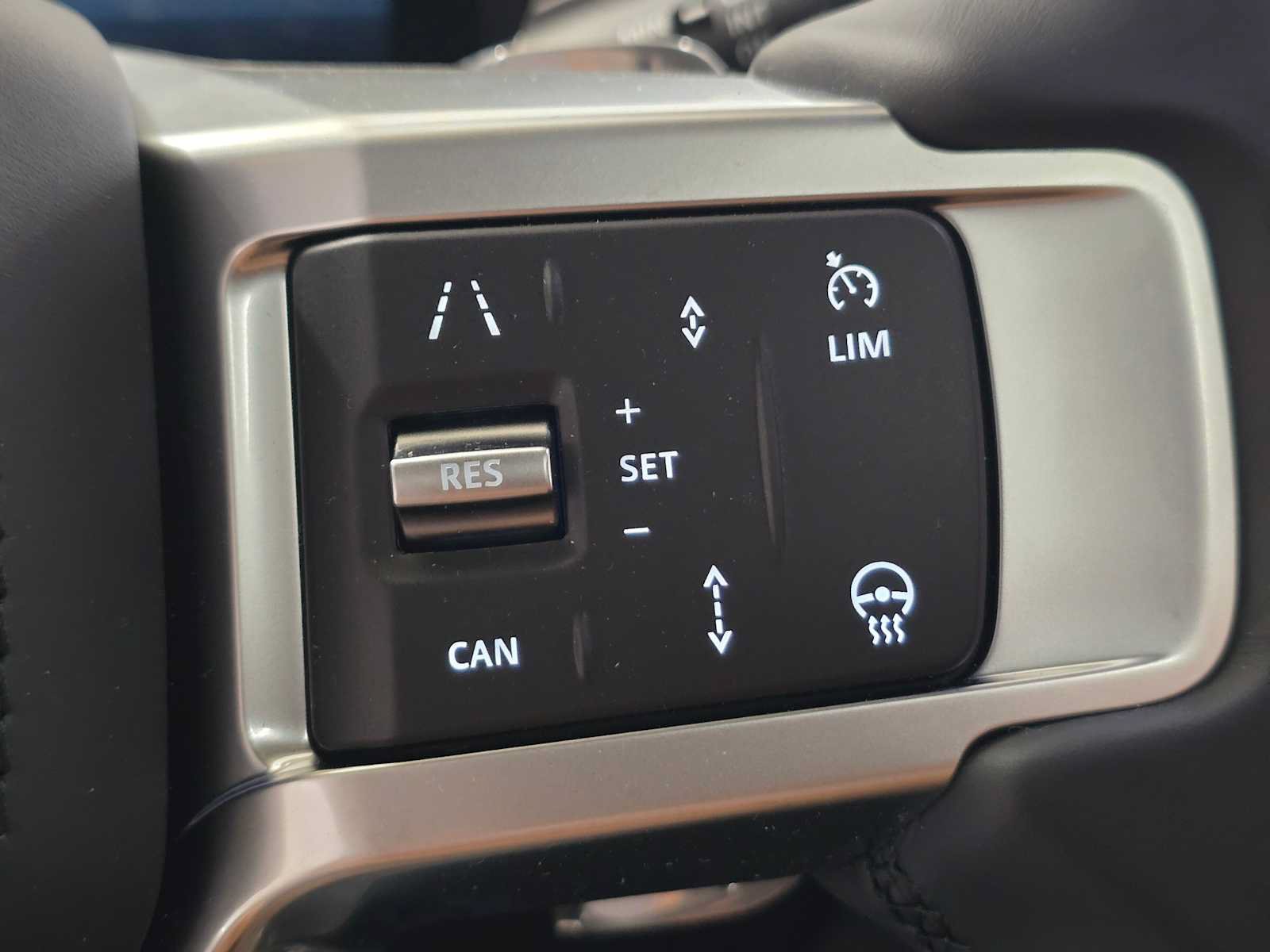 New 2026 Land Rover Discovery Limited Edition AWD/4WD image 32