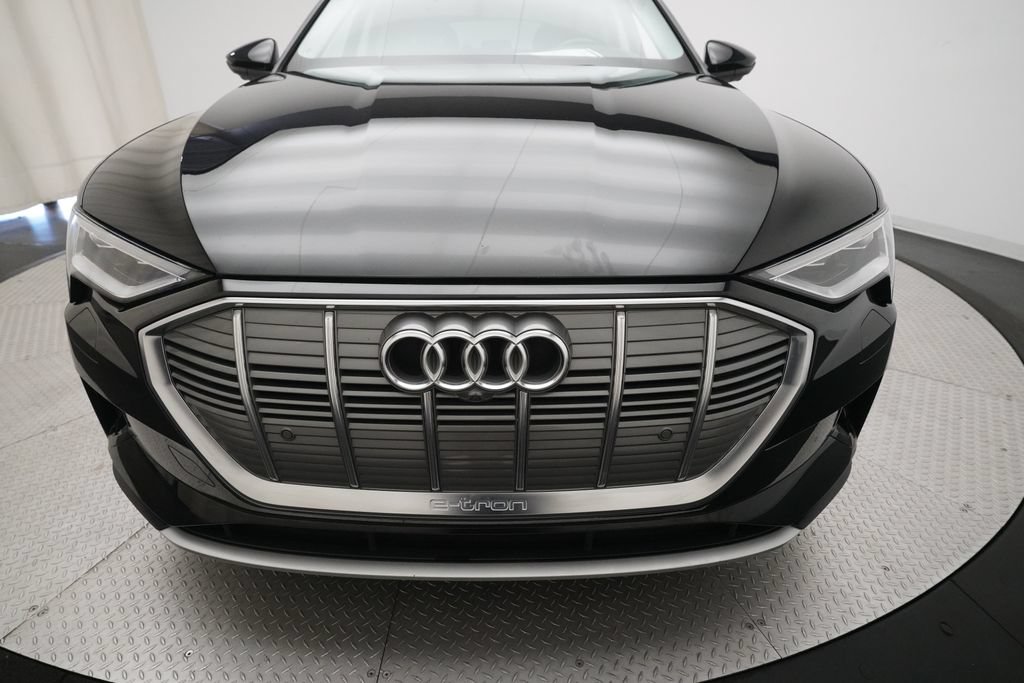 Used 2022 Audi e-tron Premium Plus w/ Premium Plus Package AWD/4WD image 22