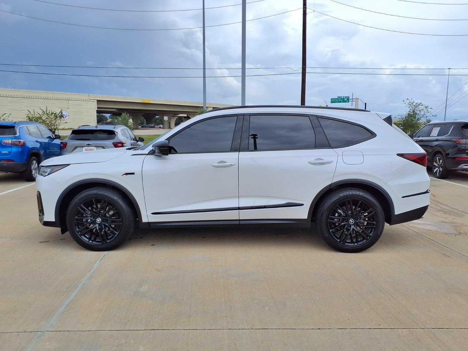 Used 2025 Acura MDX A-Spec w/ Advance Package AWD/4WD image 3