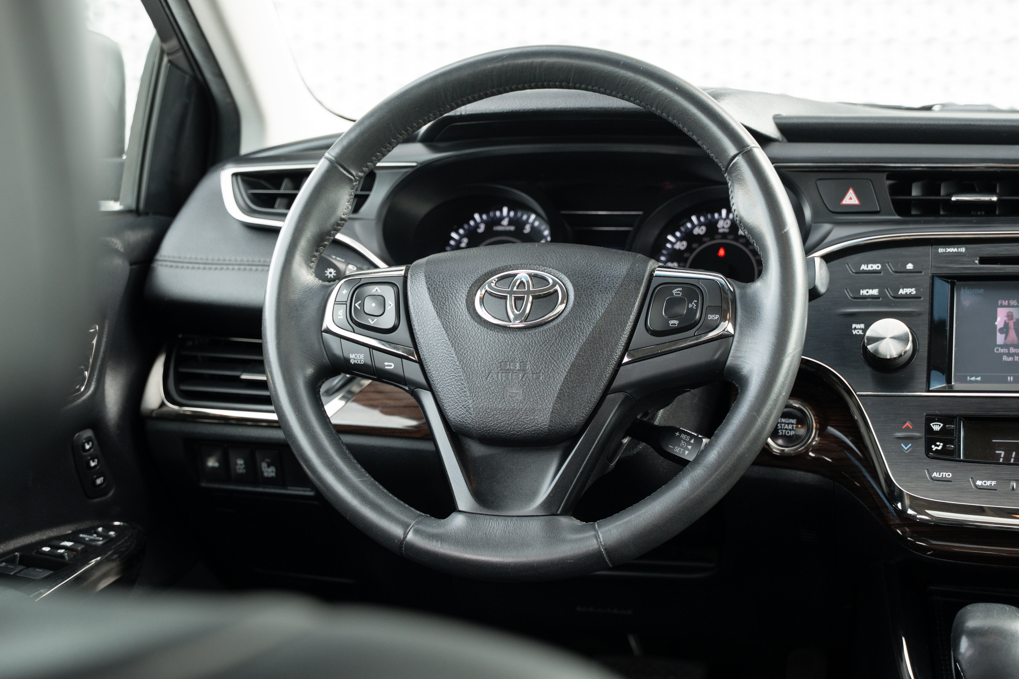 Used 2015 Toyota Avalon XLE Touring FWD image 9