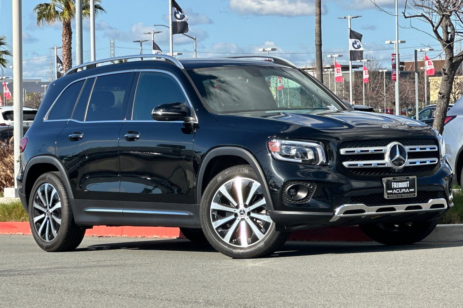 Used 2021 Mercedes-Benz GLB 250 image 2