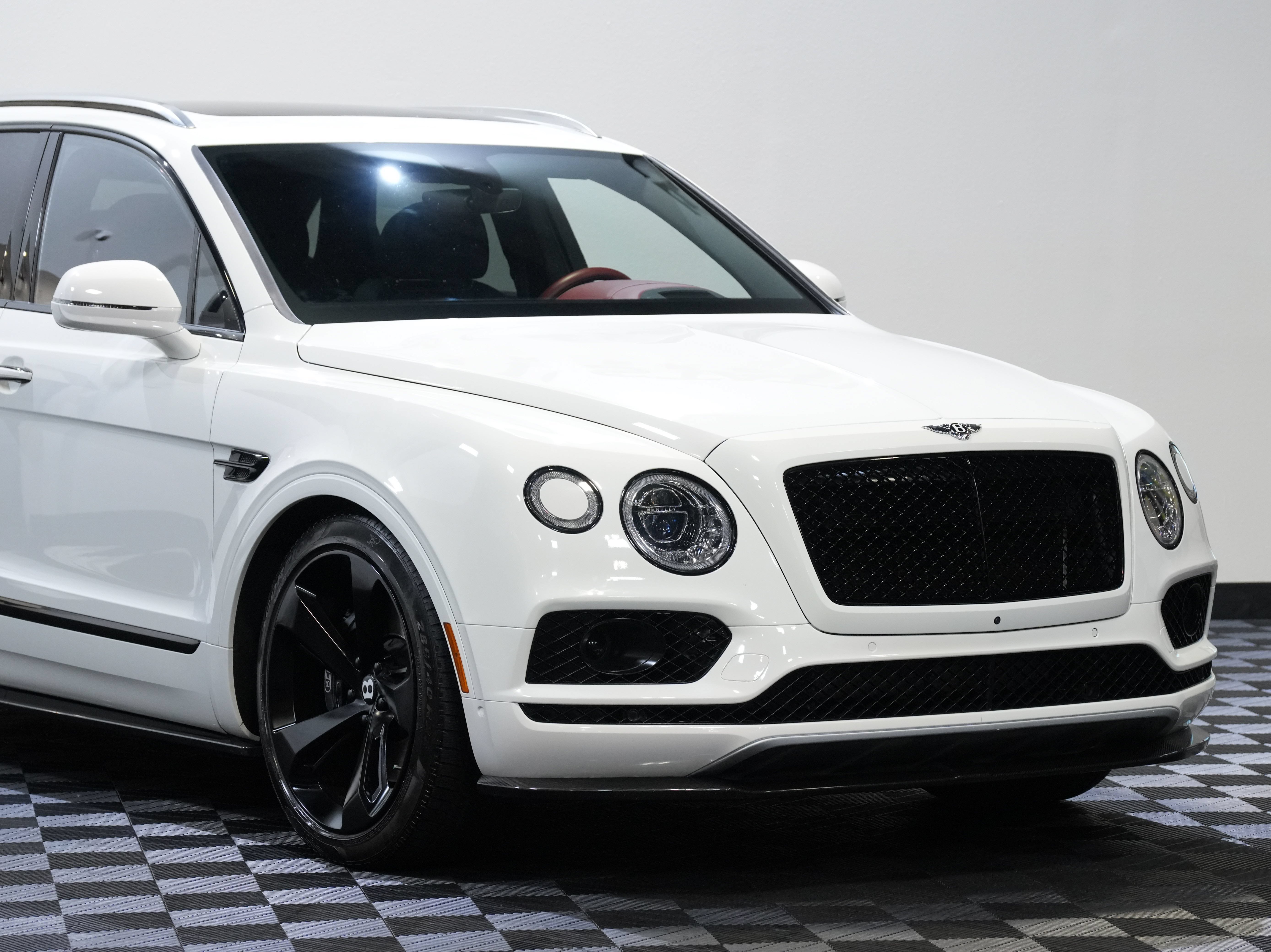 Used 2018 Bentley Bentayga AWD/4WD image 9