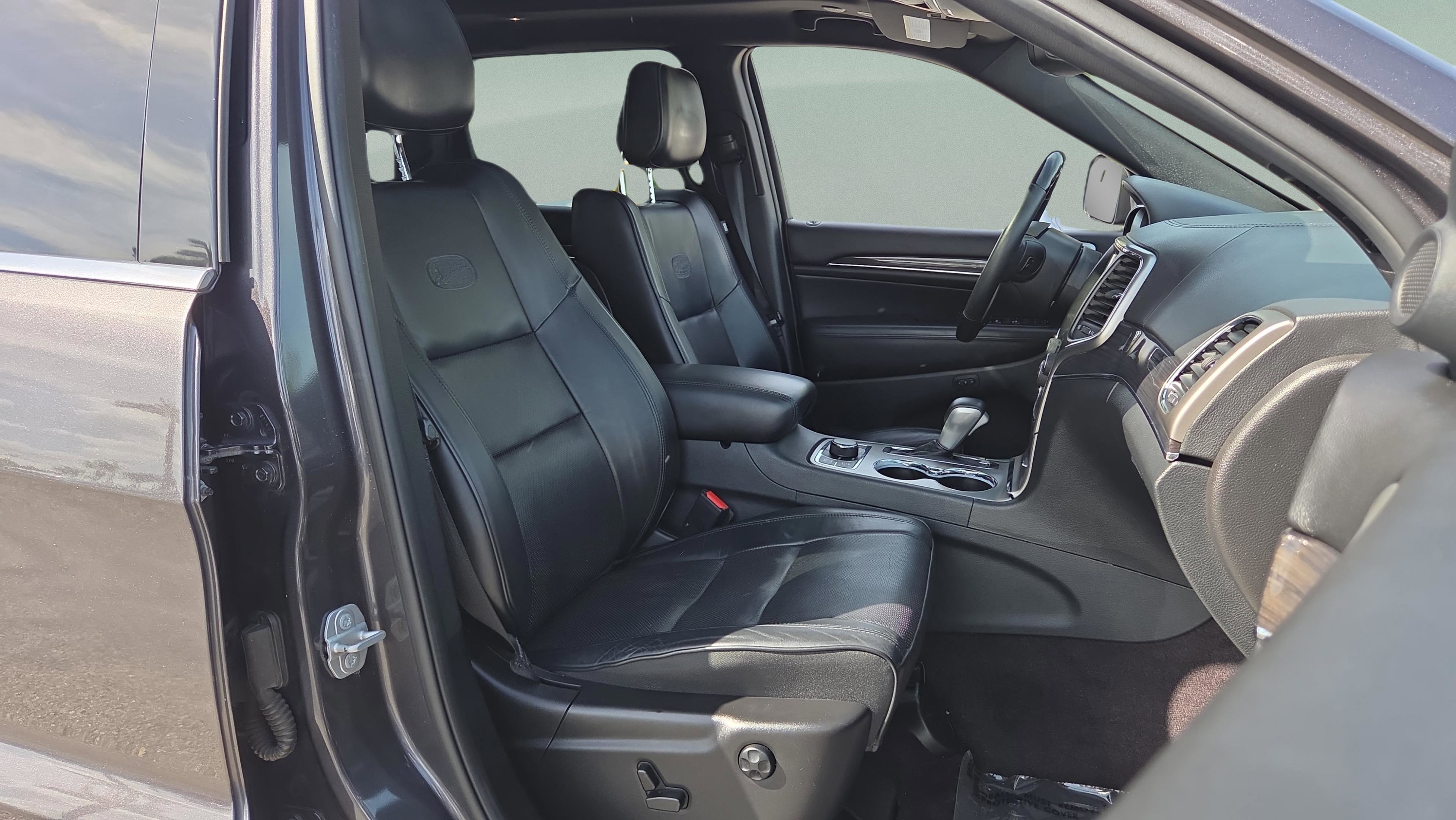 Used 2018 Jeep Grand Cherokee Overland AWD/4WD image 18