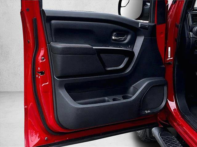 Used 2021 Nissan Titan PRO-4X w/ Pro-4x Convenience Package image 17