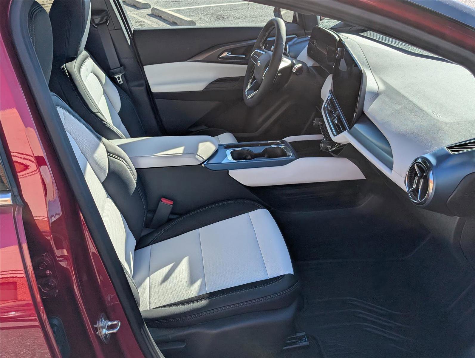 New 2026 Chevrolet Equinox EV LT w/ LPO, All-Weather Mat Package image 6