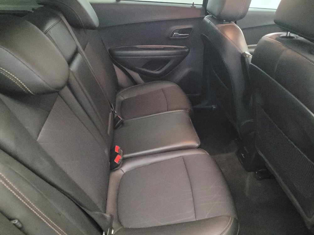 Used 2021 Chevrolet Trax LT image 19