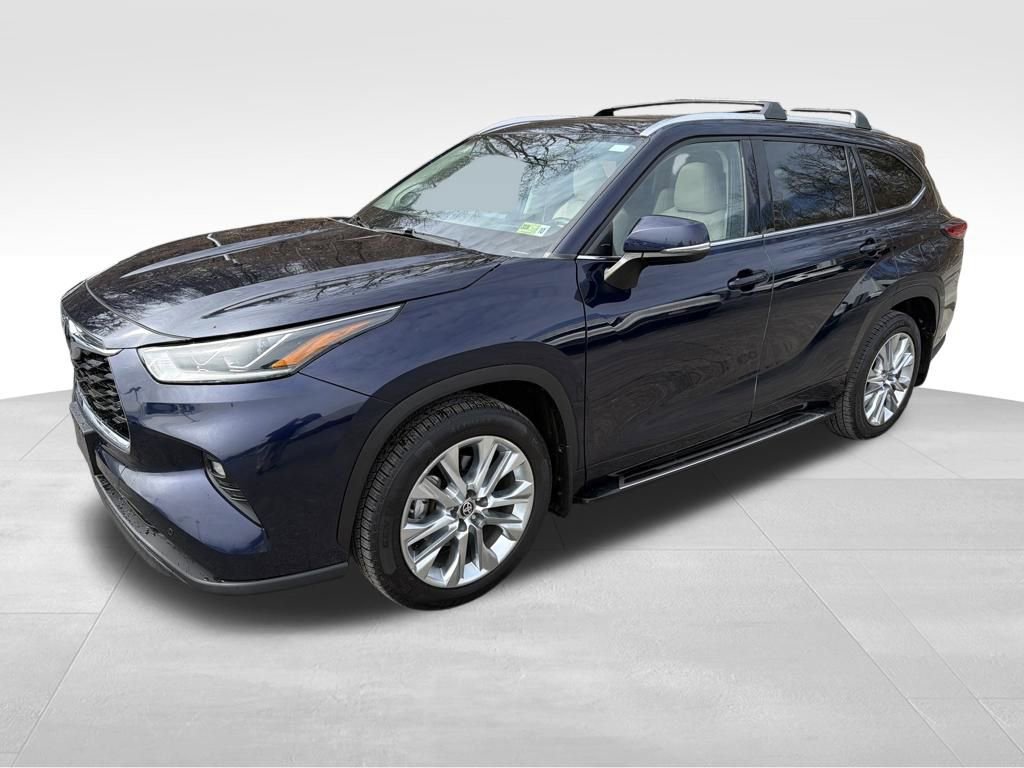 Used 2021 Toyota Highlander Limited image 2