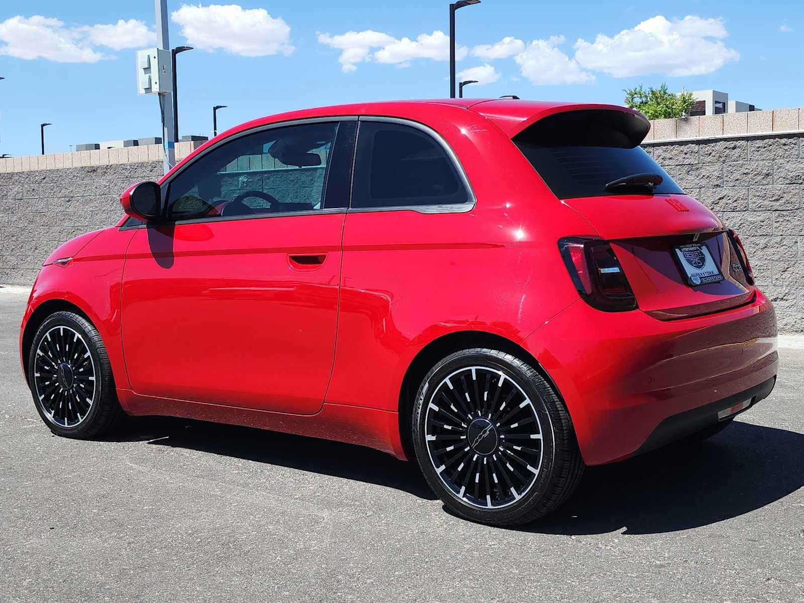 Used 2024 FIAT 500 e (RED) FWD image 6