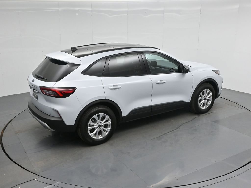 Certified 2025 Ford Escape Active image 40