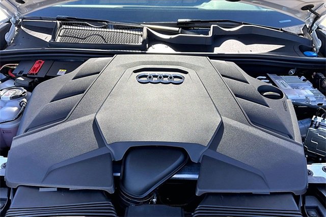 Used 2023 Audi Q8 Premium Plus w/ Premium Plus Package image 34