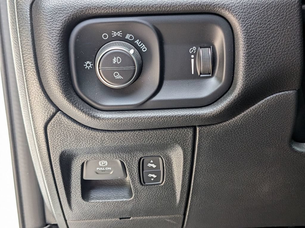 Used 2023 RAM 1500 Big Horn AWD/4WD image 19