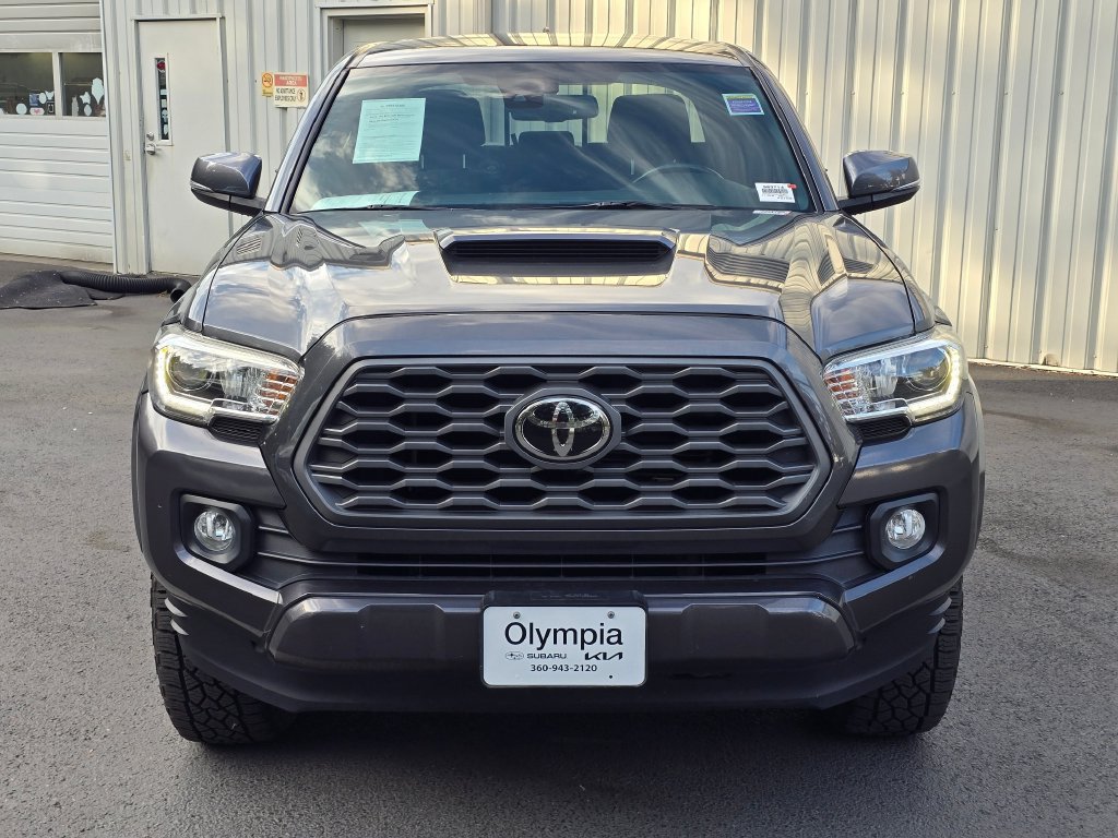 Used 2020 Toyota Tacoma TRD Sport w/ Technology Package RWD image 2
