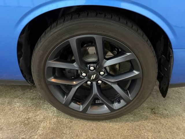 Used 2019 Dodge Challenger R/T RWD image 9