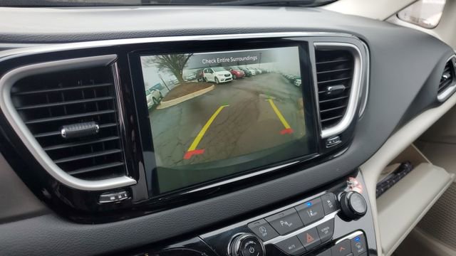 Certified 2024 Chrysler Pacifica Touring-L image 16