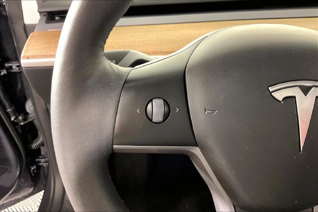 Used 2023 Tesla Model 3 Standard Range RWD image 9