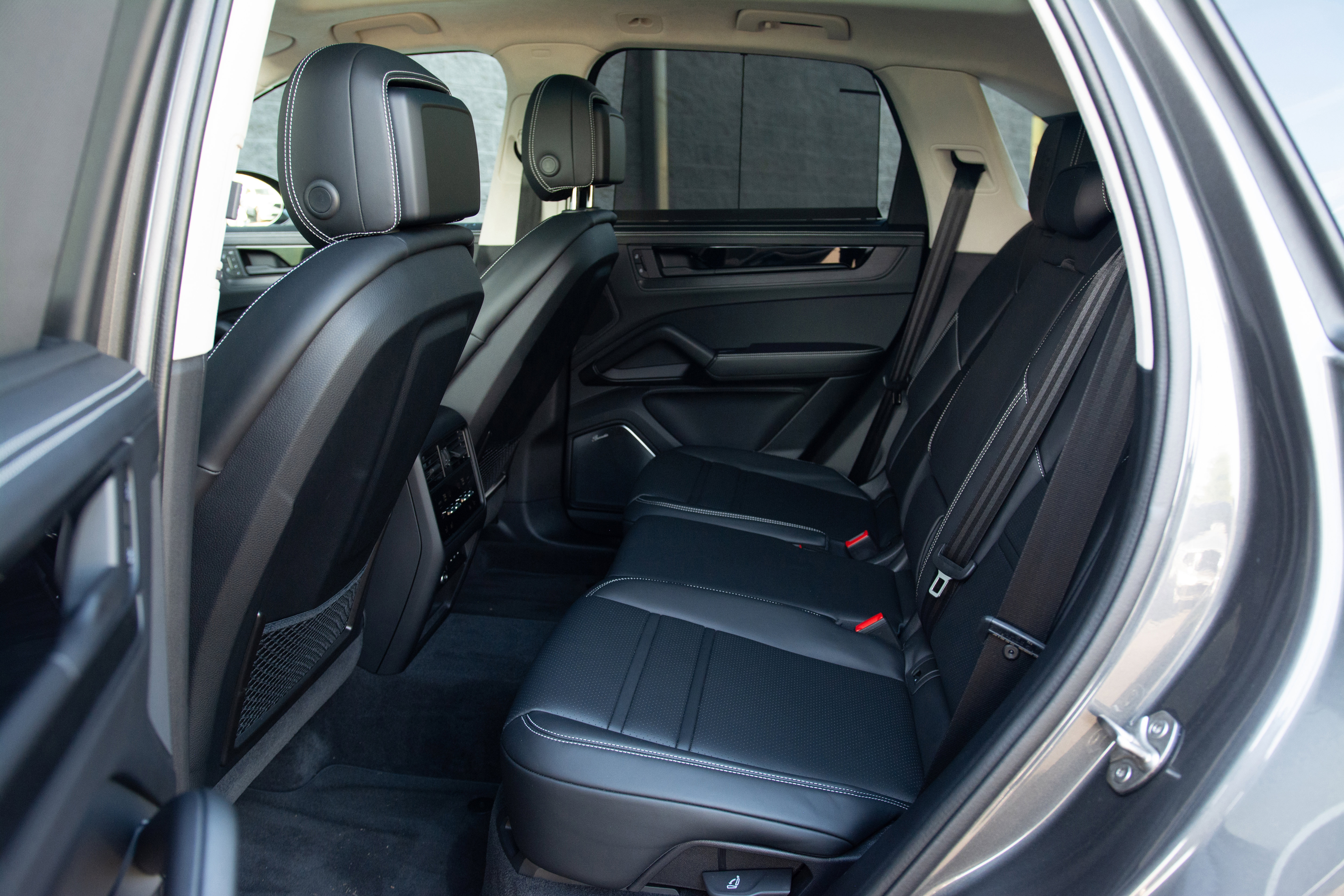 Certified 2025 Porsche Cayenne GTS image 30