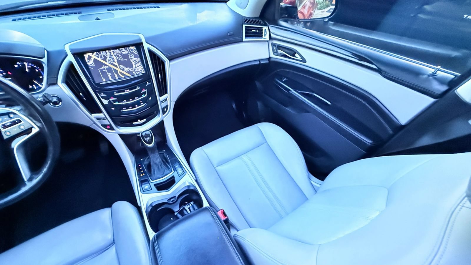 Used 2014 Cadillac SRX Luxury AWD/4WD image 23