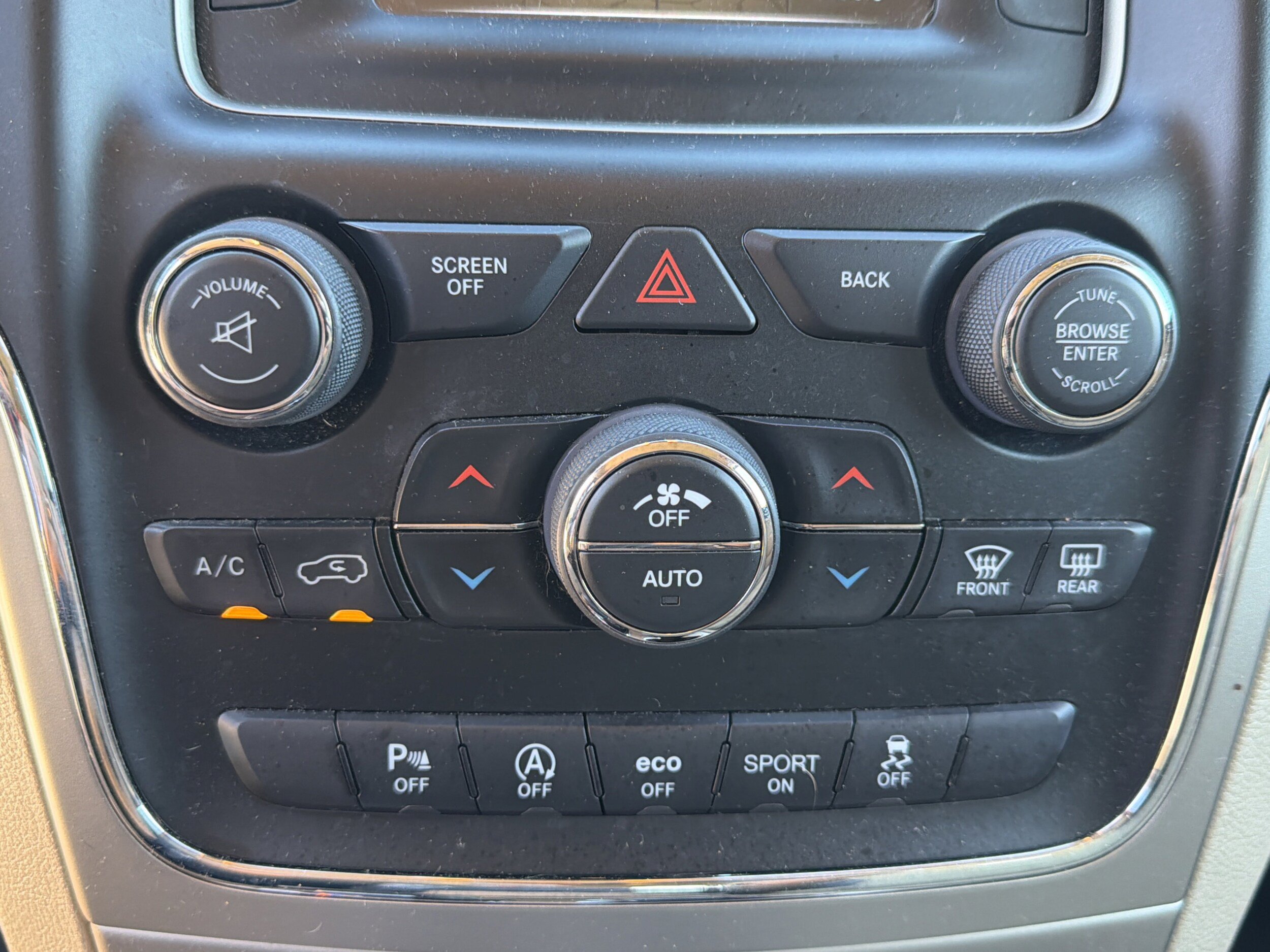 Used 2017 Jeep Grand Cherokee Laredo RWD image 14