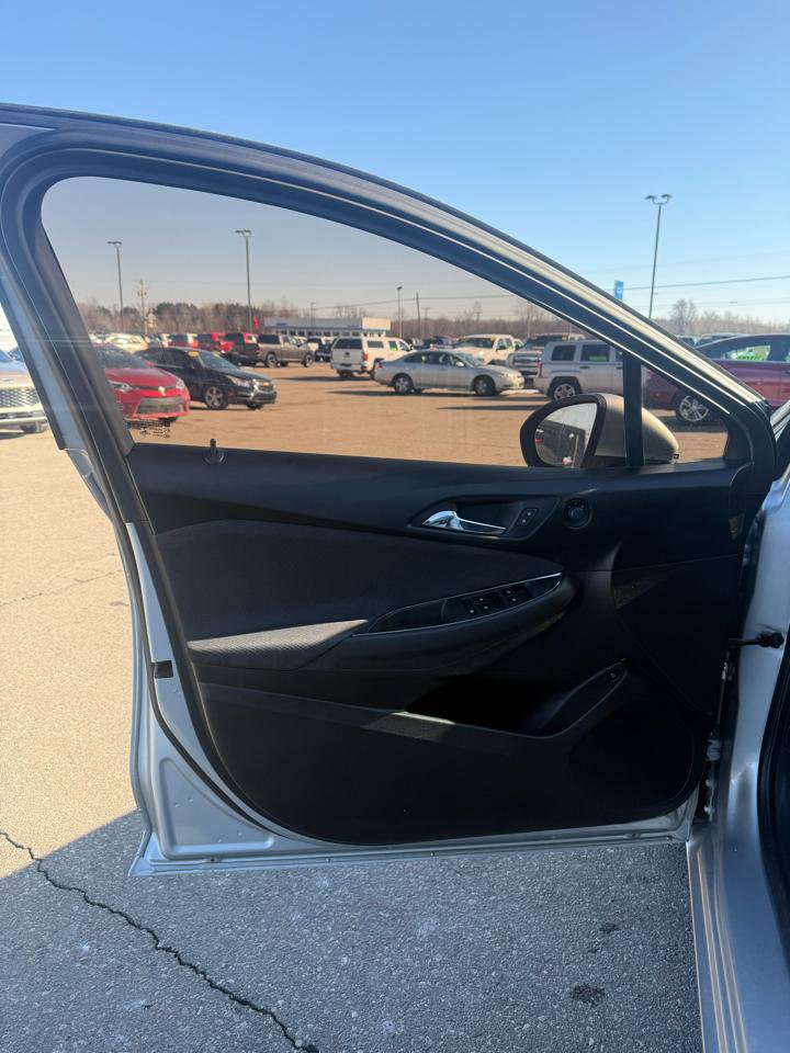 Used 2017 Chevrolet Cruze LT w/ LT Convenience Package image 10