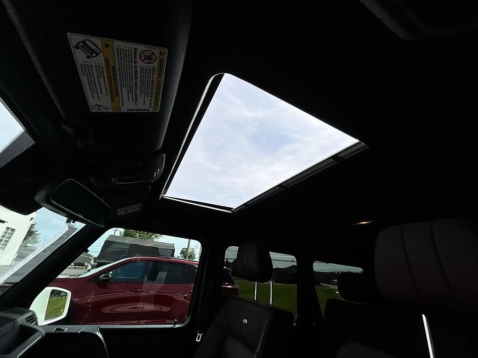 Used 2015 Mercedes-Benz G 63 AMG 4MATIC image 27