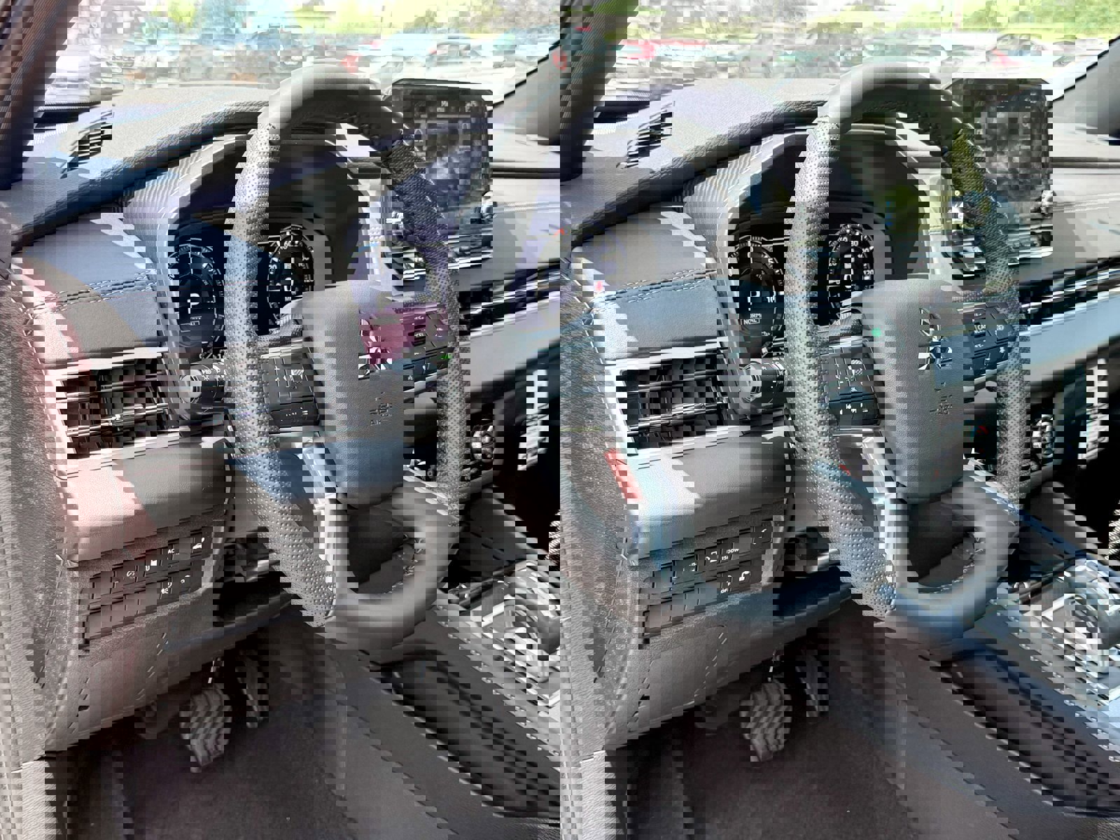 New 2025 Mitsubishi Outlander 4WD Plug-In Hybrid image 3