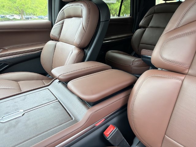 New 2026 Lincoln Navigator L Reserve AWD/4WD image 21
