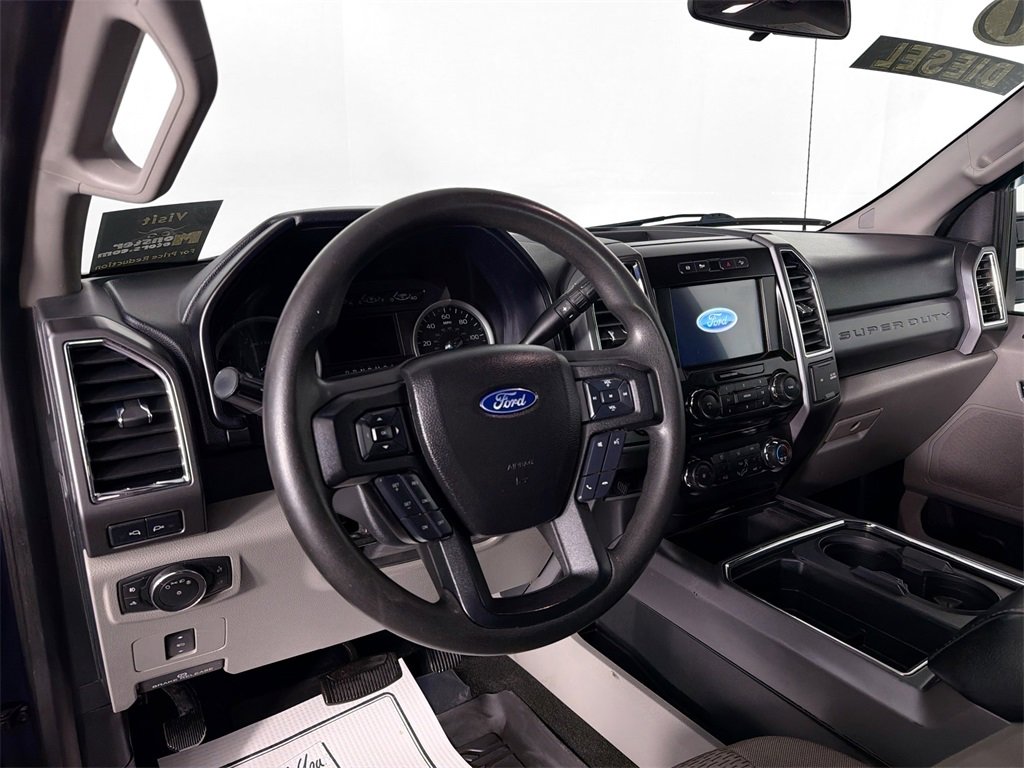 Used 2017 Ford F250 XLT w/ XLT Premium Package image 9