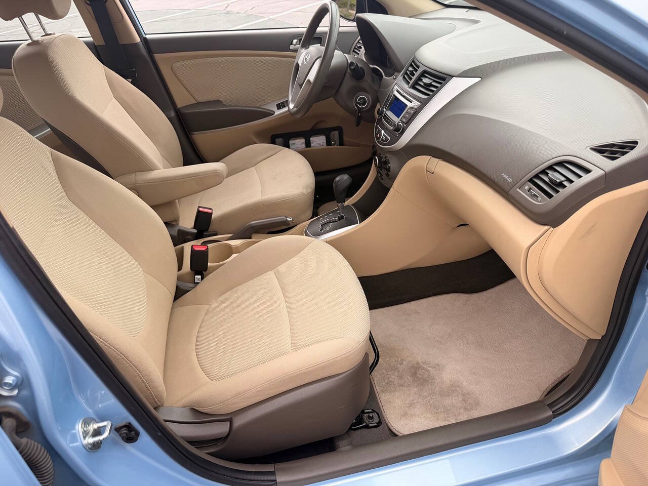 Used 2014 Hyundai Accent GLS FWD image 29