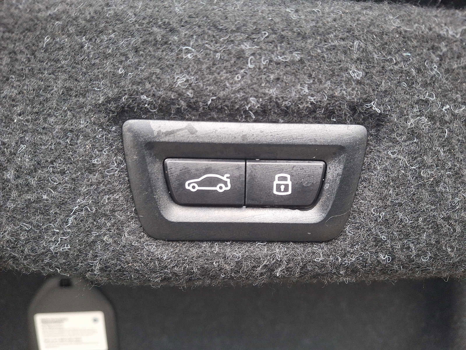 Used 2025 BMW i5 xDrive40 w/ Premium Package image 29