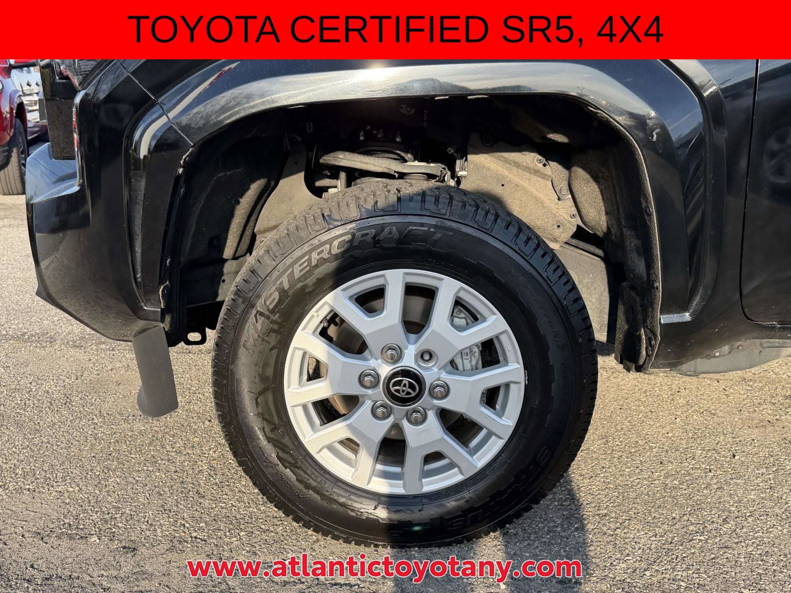 Certified 2024 Toyota Tacoma SR5 AWD/4WD image 11